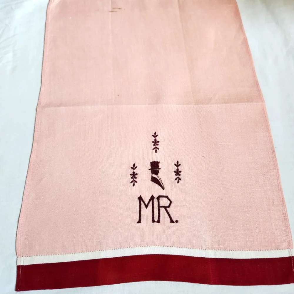 LINEN HAND EMBROIDERED HEMSTITCHED GUEST HAND TOWEL
